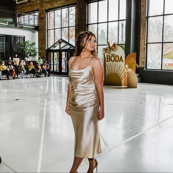 Lola Dress || Champagne Gold BD103 - Picture 10 of 10